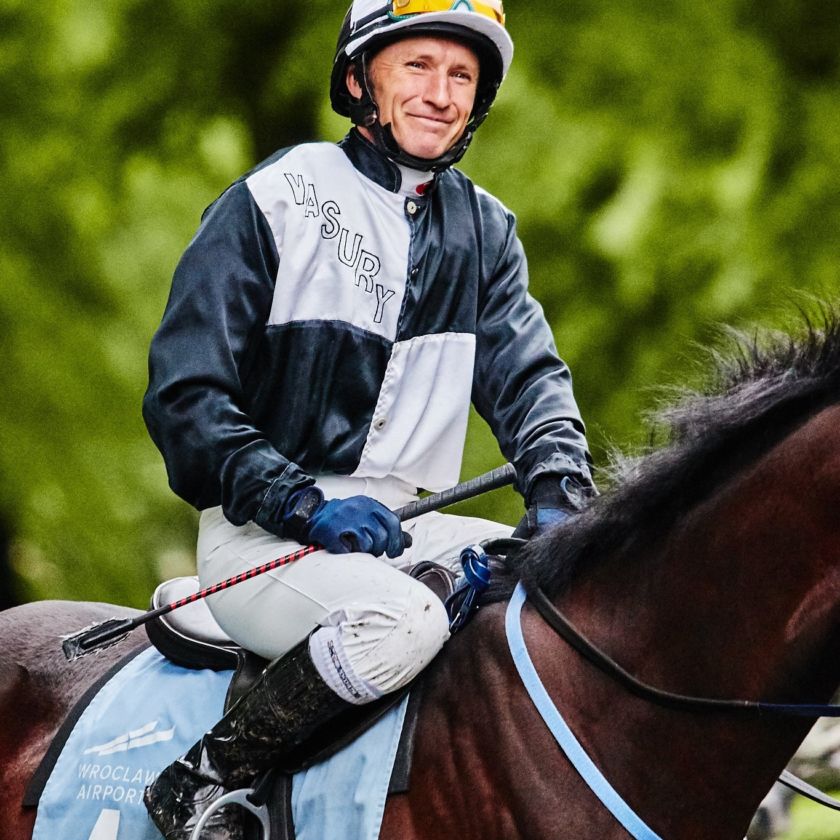 img: Trener i jeździec