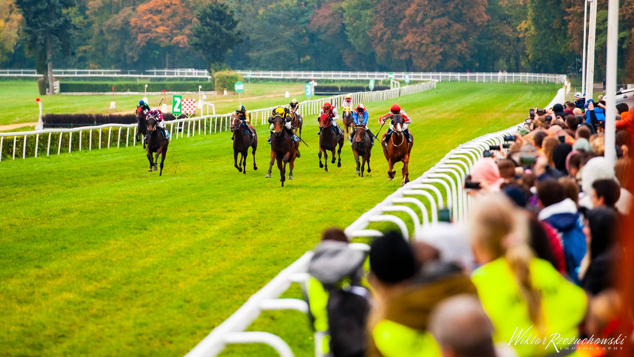 img: Nieliczna ekipa na niedzielę