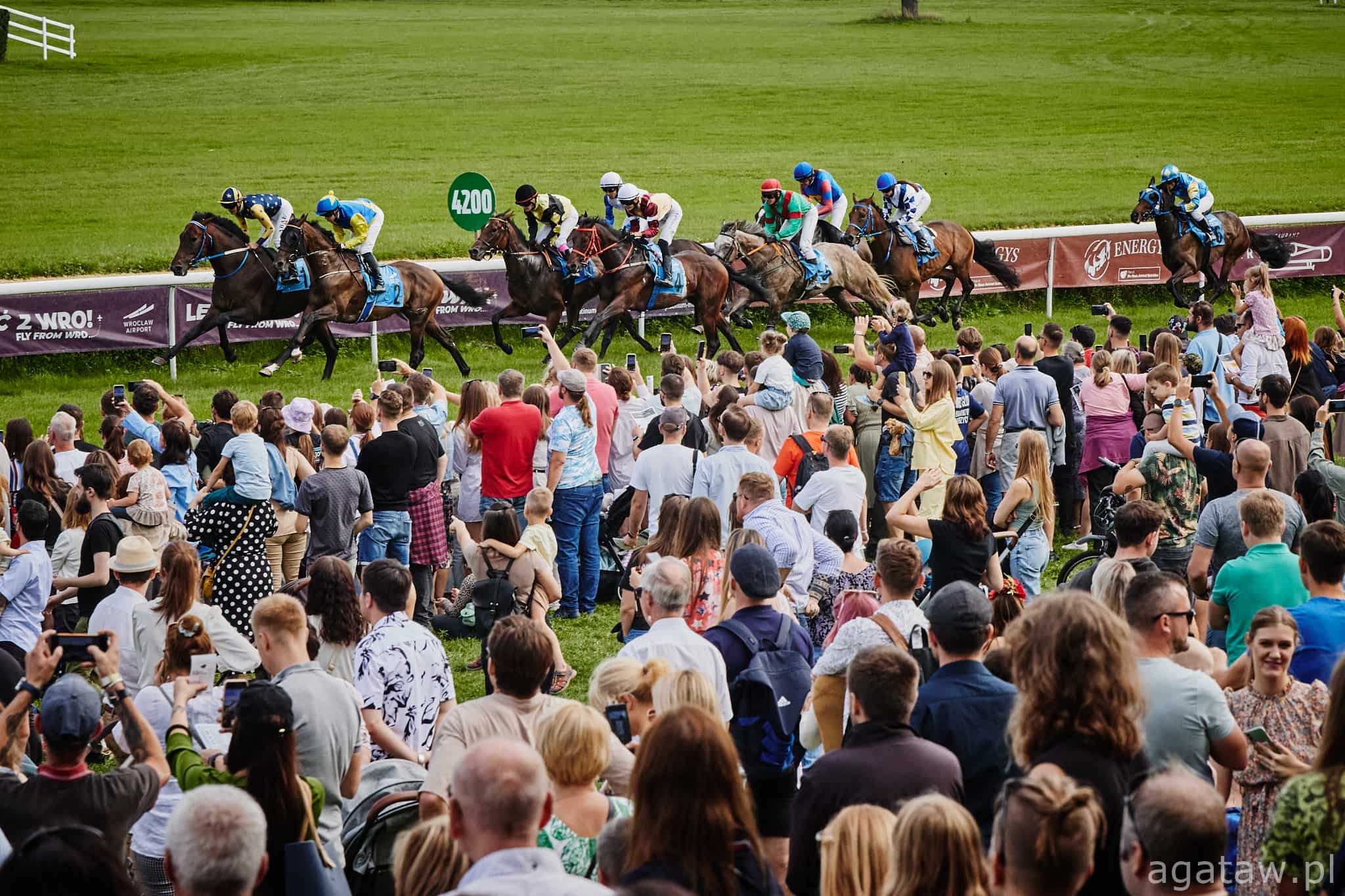 img: Wyścigowa niedziela pod znakiem rywalizacji młodych jeźdźców