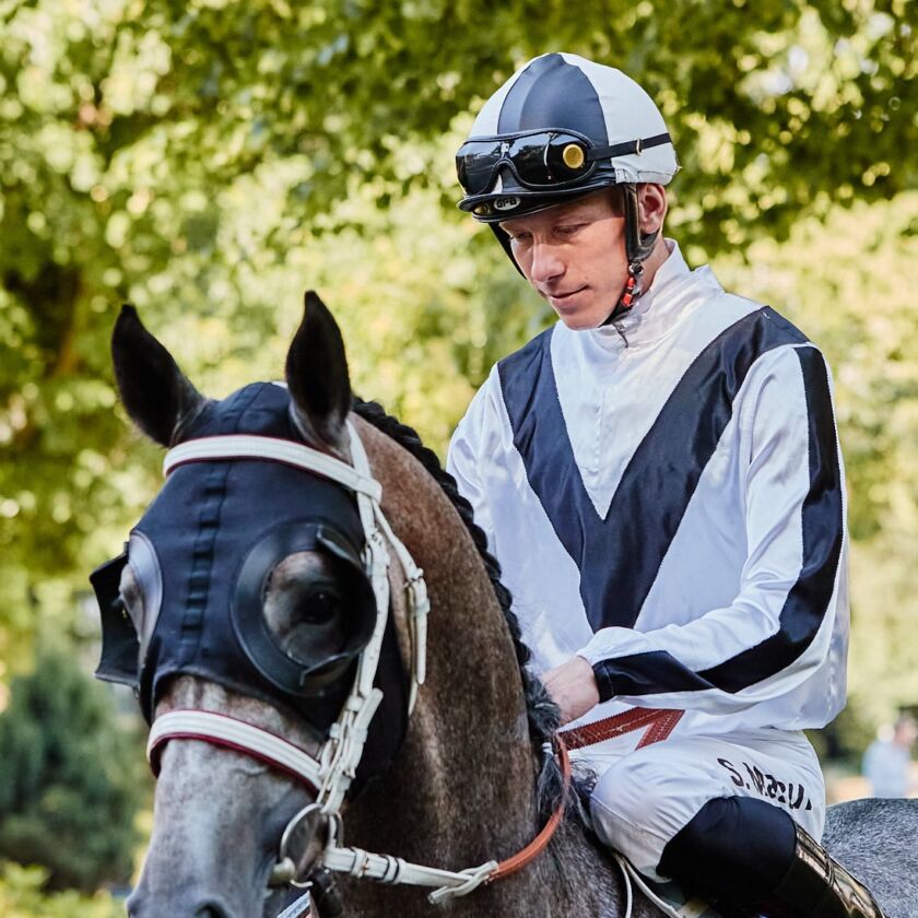 img: Derby i Oaks w Katarze: Szczepan Mazur drugi w gonitwach dla lokalnych arabów