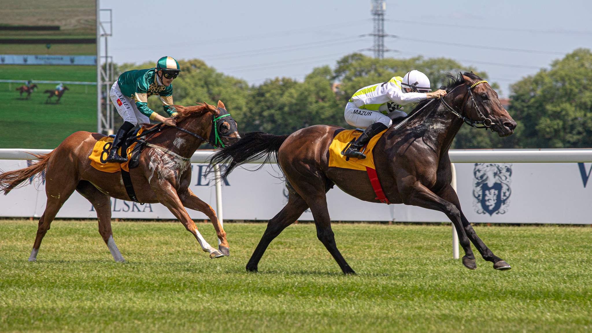 img: Przerwane wyścigi na Służewcu