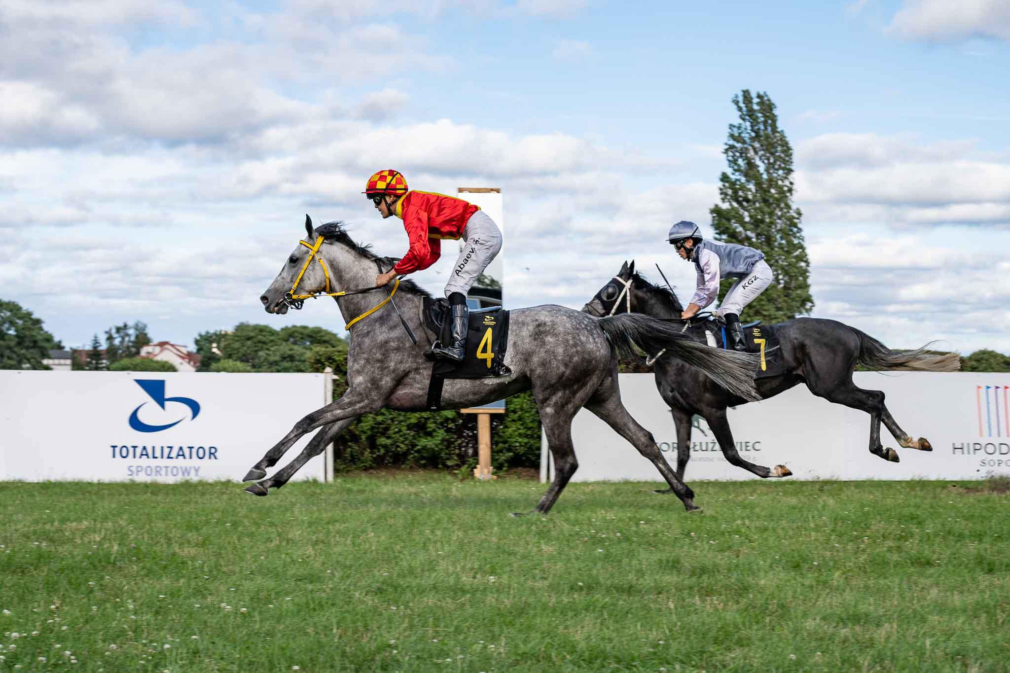 img: Dwa partynickie zwycięstwa na inaugurację w Sopocie