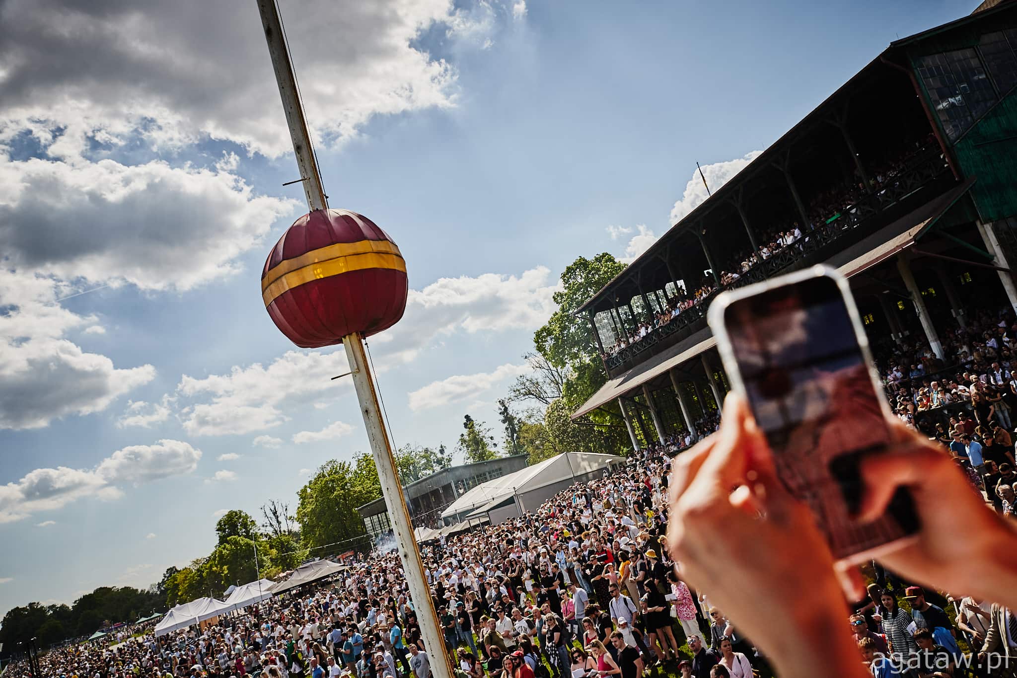 img: Wyścigowe igrzyska w słońcu Kalifornii