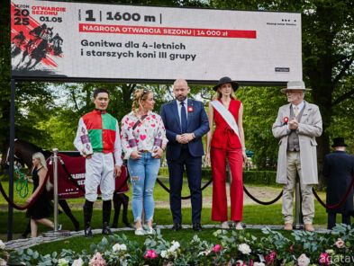 img: Zwycięzca Listed i spora ekipa do gonitw przeszkodowych