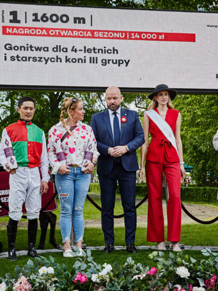 img: Zwycięzca Listed i spora ekipa do gonitw przeszkodowych