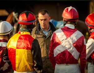 img: Irlandzka córka francuskiego derbisty i dwa araby na derby