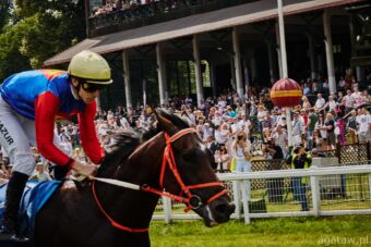 img: Szczepan Mazur wygrywa w Katarze