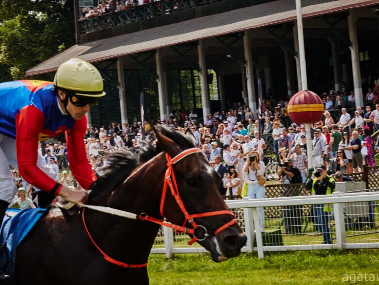 img: Szczepan Mazur wygrywa w Katarze